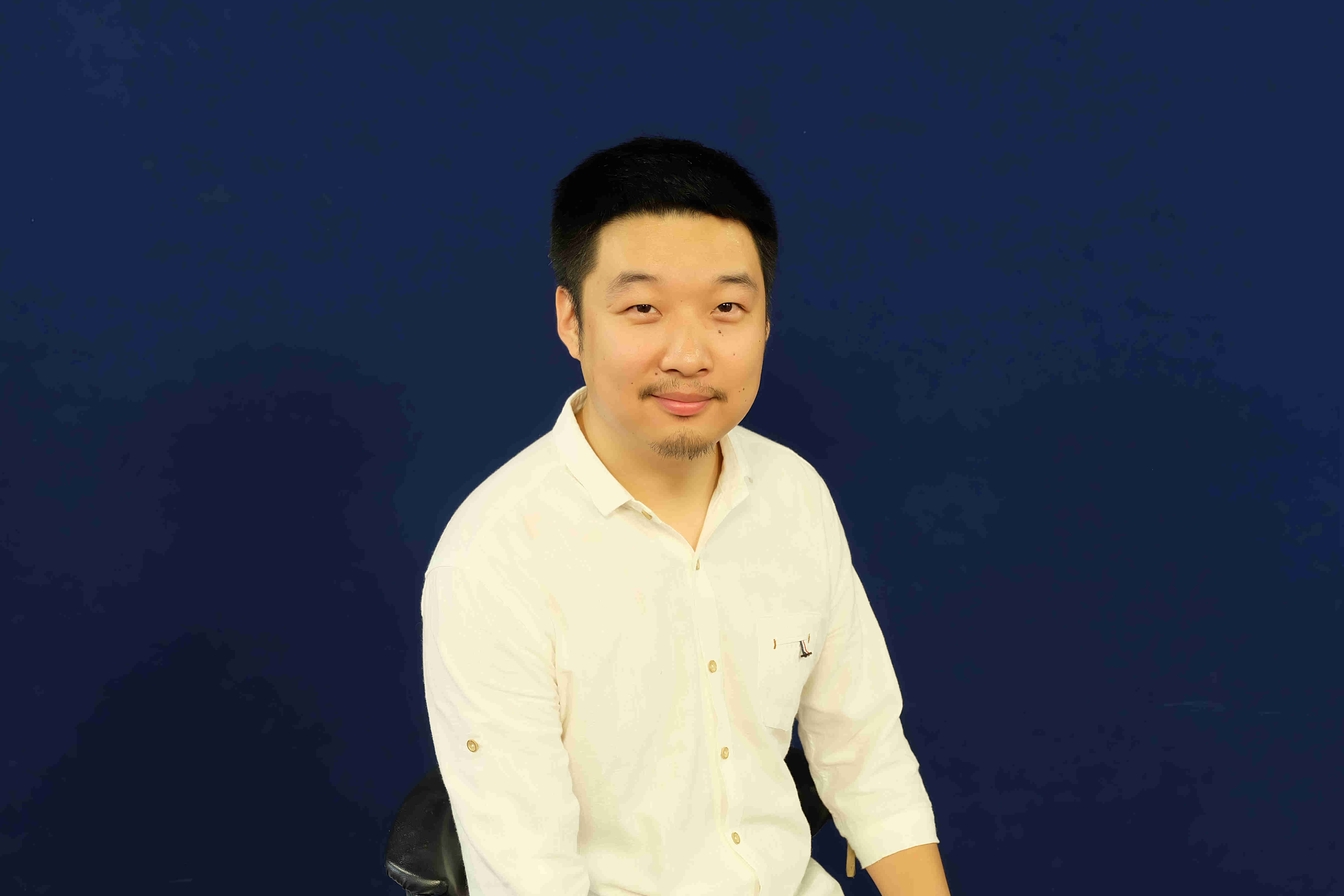 李 辉
